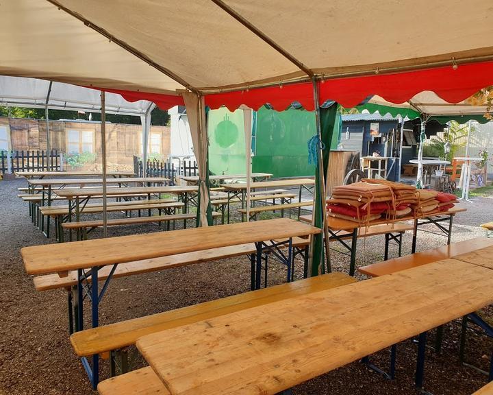 Biergarten zum schönen Camper